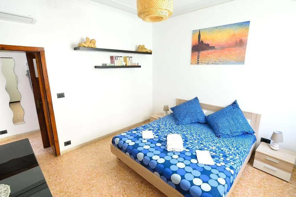 Optyflat Hotel Venice 0*,  Italy