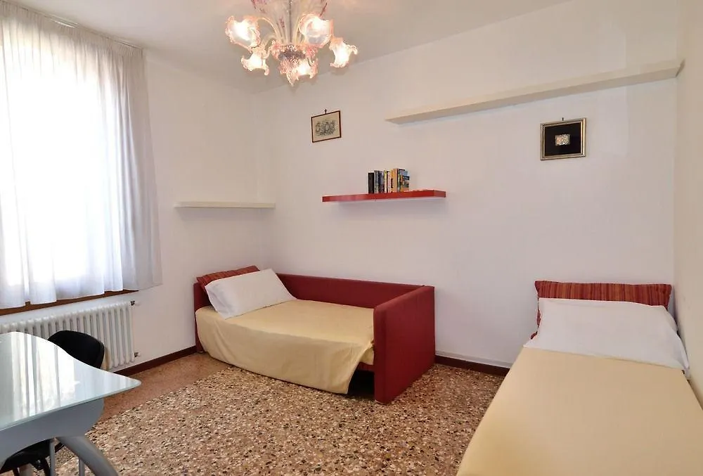 Optyflat Hotel Venice 0*,